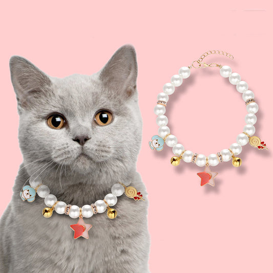 Cat with pearl necklace with charms